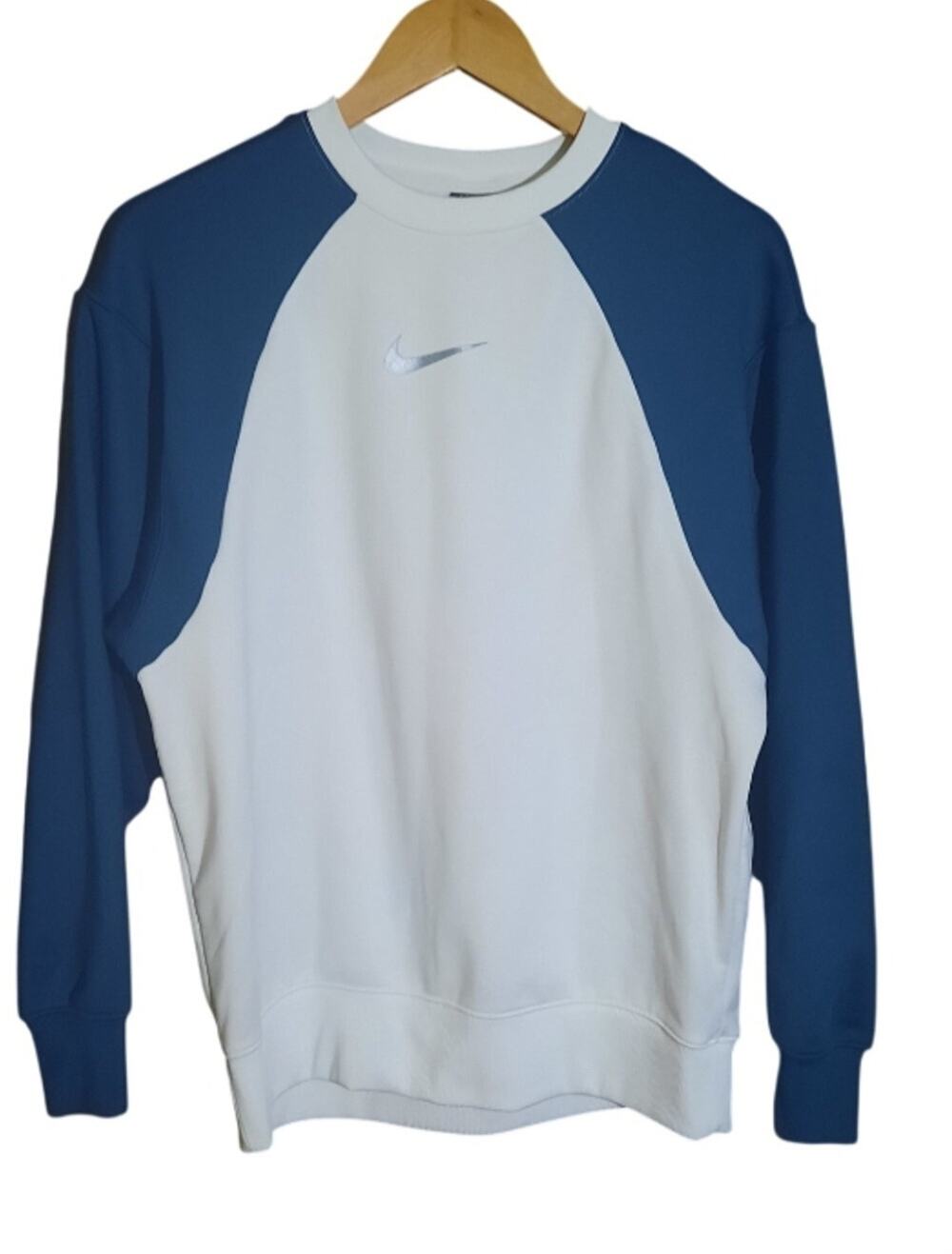 Nike Womens Colorblock Nike Crewneck Sweatshirt With Silver Swoosh Logo Size S